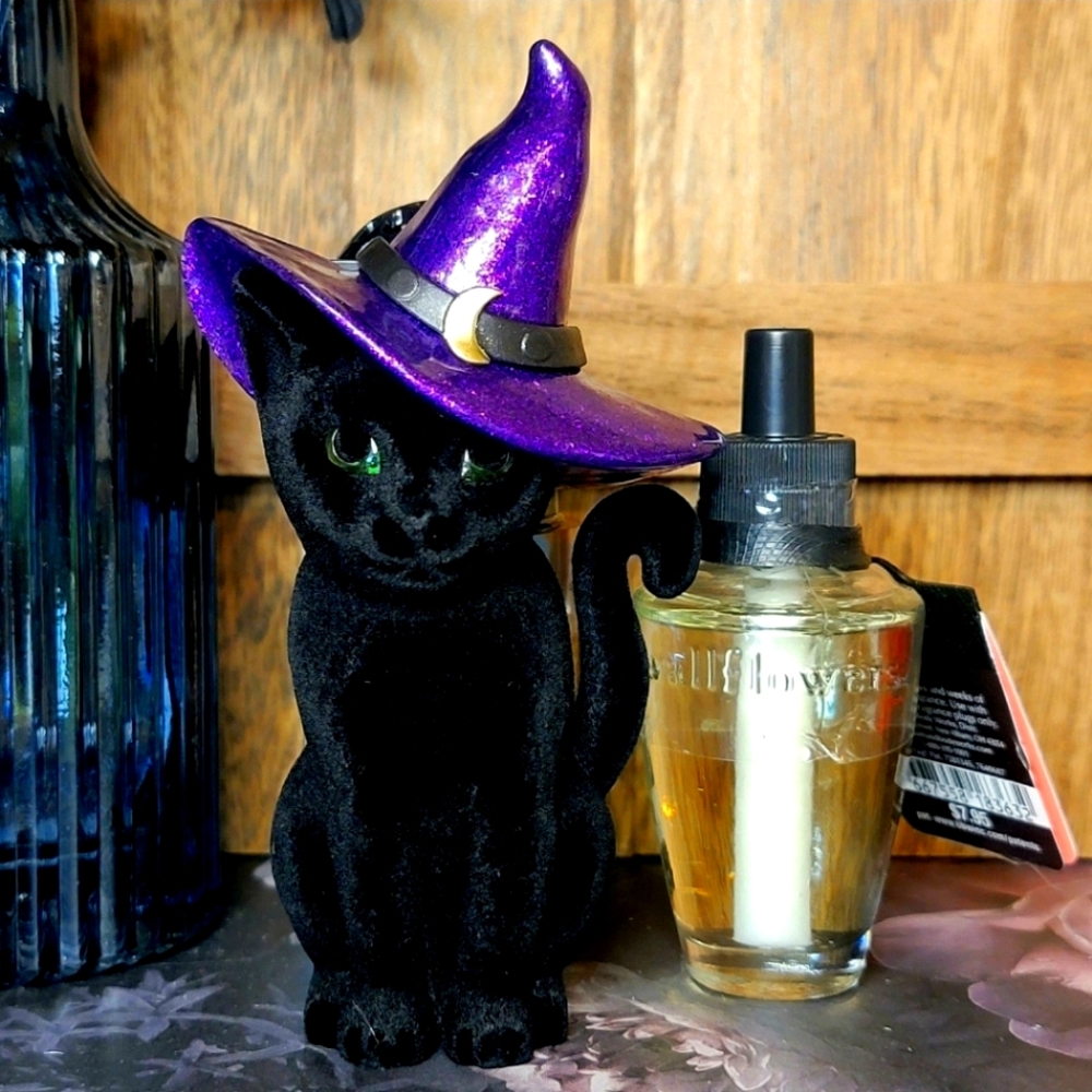 B&BW 🐈‍⬛🧙‍♀️ Witchy Black Cat Wallflower Plug & Refill HALLOWEEN